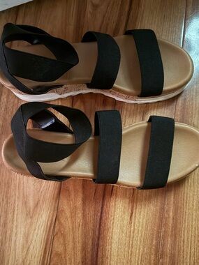 Steve Madden Black Elastic-Strap Sandals with Gold Footbed
